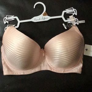 NWT French Affair Bra 38DD